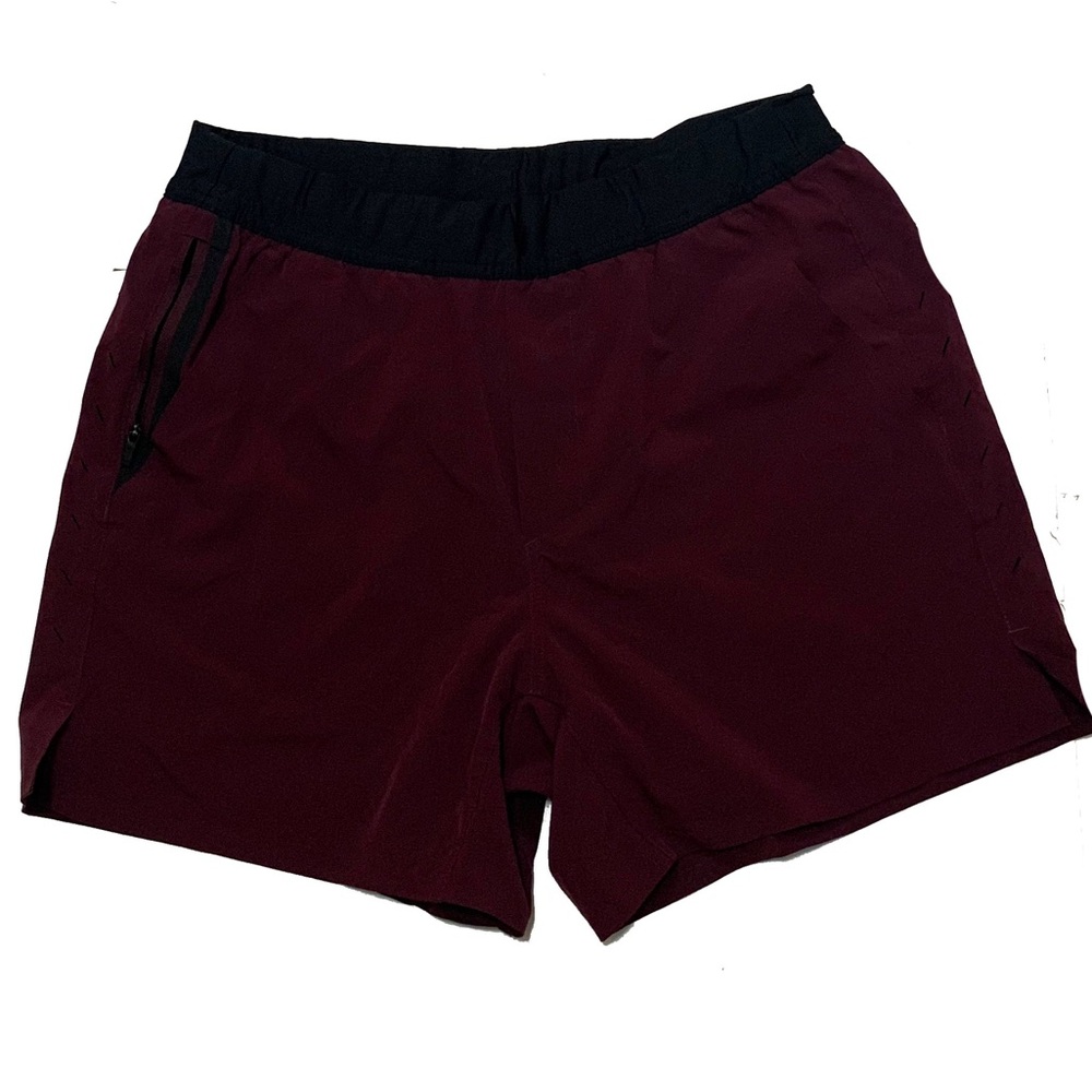 M / Ten thousand shorts